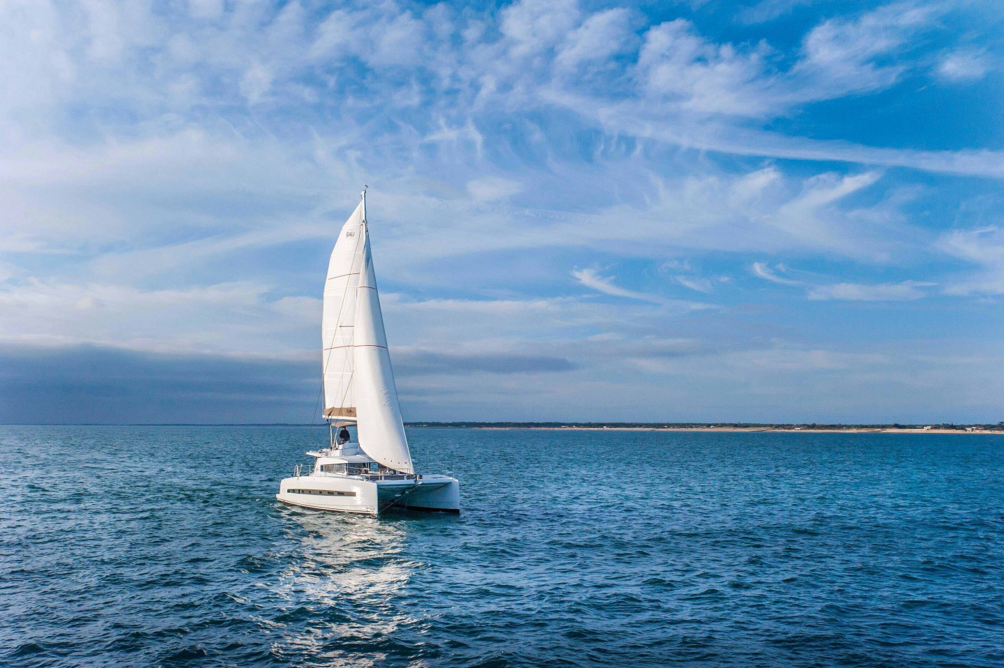 Yachtcharter BALI 4.1 3cab top