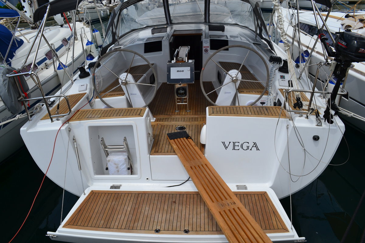 Yachtcharter Hanse415 Vega