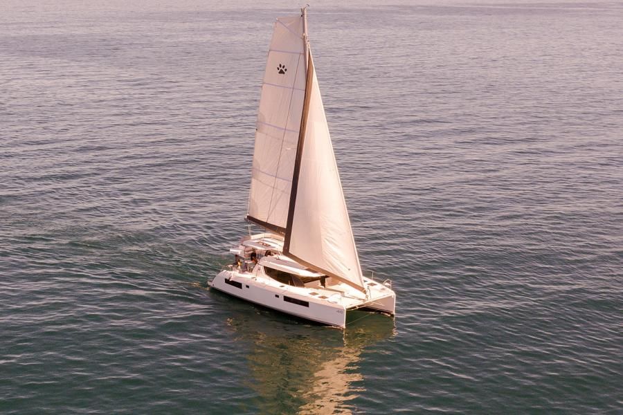 Yachtcharter Leopard45 4Cab 4W top