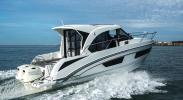 Yachtcharter Antares9OB sideview