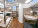 Yachtcharter hanse 388 Kartentisch