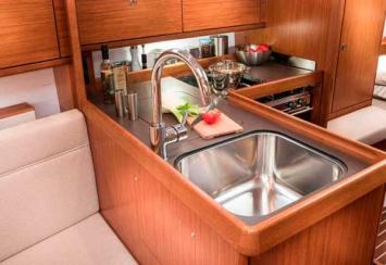 Bavaria Cruiser 34 Style - 3 cab. Innenansicht