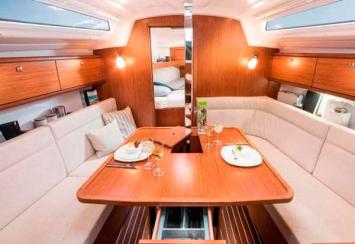 Bavaria Cruiser 34 Style - 3 cab. Innenansicht