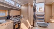 Yachtcharter Oceanis 38.1 3cab Kitchen