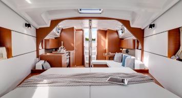 Oceanis 38 Innenansicht