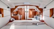 Yachtcharter Oceanis 38 3cab interior