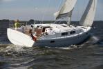 Yachtcharter Hanse385 3