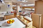 Yachtcharter Sun Odyssey 440 4cab kitchen