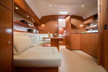 Bavaria38Sport-4 Innenansicht