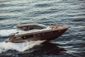 Cranchi M 44 HT Auenansicht