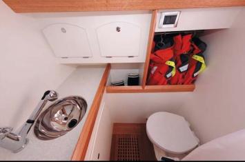 Ovni 445 Innenansicht