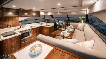 Riviera 48 Innenansicht