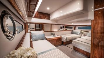 Riviera 48 Innenansicht