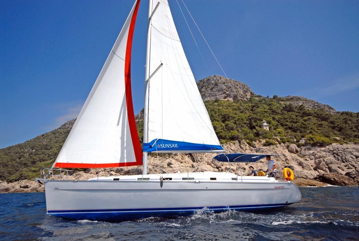 Yachtcharter cyclades 43.4 4cab top