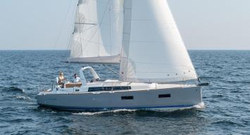 Oceanis 38.1 Top Bild
