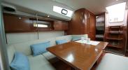 Yachtcharter Oceanis 40 3cab salon