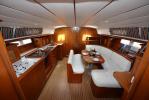 Yachtcharter Oceanis 461 4cab salon