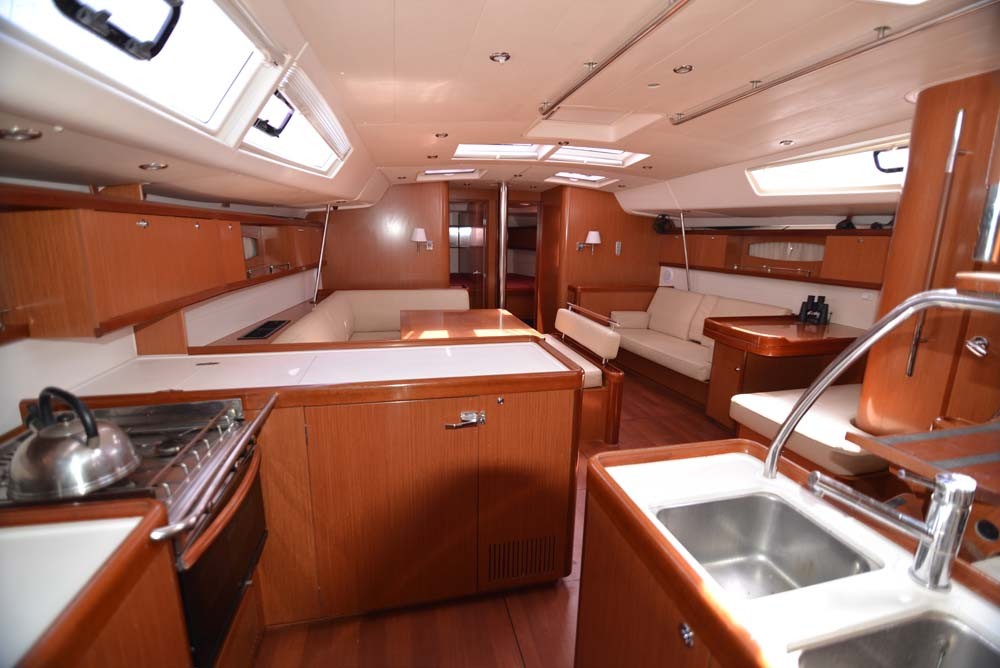 Yachtcharter Oceanis 54 4cab pantry