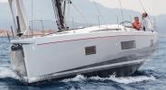 Yachtcharter oceanis51.1 5cab Front
