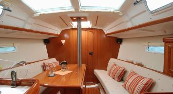 Oceanis Clipper 323 Innenansicht