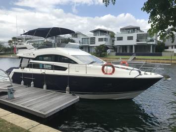 Fairline Squadron 42 Auenansicht