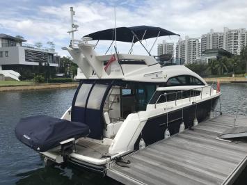 Fairline Squadron 42 Auenansicht