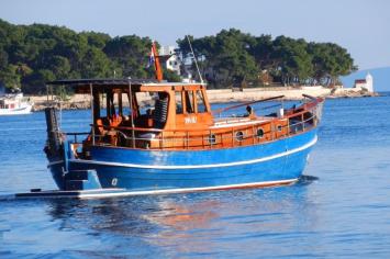 Classsic dalmatian boat Auenansicht