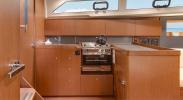 Yachtcharter Oceanis 41.1 3cab kitchen