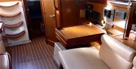 Yachtcharter Sun Odyssey 42 i 3 Cab salon