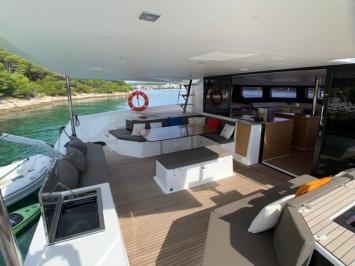 Dufour 48 Catamaran - 4 + 2 cab. Au�enansicht