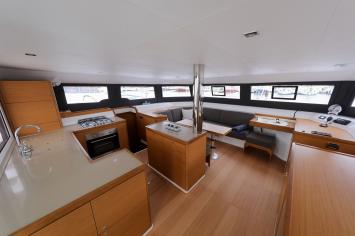 Dufour 48 Catamaran - 4 + 2 cab. Innenansicht