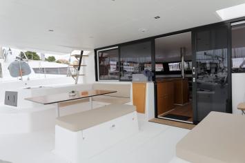 Dufour 48 Catamaran - 4 + 2 cab. Au�enansicht