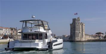 Bali 4.3 MY - 4 + 1 cab Au�enansicht