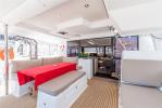 Yachtcharter Saona 47 5cab 5 wc aussenansicht 11