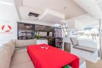 Yachtcharter Saona 47 5cab 5 wc aussenansicht 12