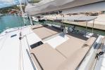 Yachtcharter Saona 47 5cab 5 wc aussenansicht 15