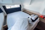 Yachtcharter Saona 47 5cab 5 wc aussenansicht 30