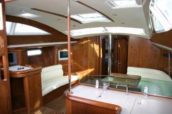 SunOdyssey49DS-3 Innenansicht