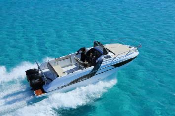 BeneteauFlyer7 Innenansicht