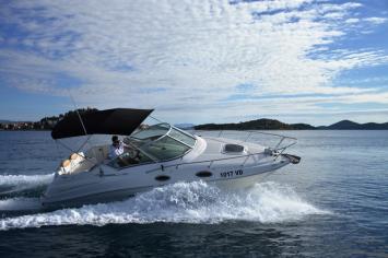 SeaRay240Sundancer-2 Innenansicht