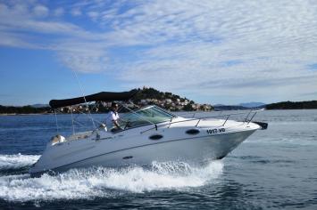 SeaRay240Sundancer-4 Innenansicht