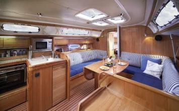 Bavaria38Cruiser-4 Innenansicht