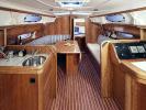 Yachtcharter 100249770000100000_bavaria33_cruiser_interior