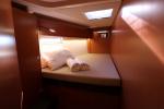 Yachtcharter 2541921044702235_front_cabin