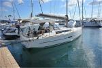 Yachtcharter custom/40088/Side_One_Dufour_360789f_pic1