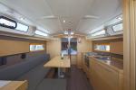 Yachtcharter Oceanis 38 1 2cab Summer Breeze 1 aussenansicht 3