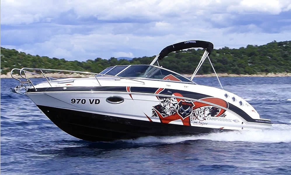 Yachtcharter ChaparralSsi225 Triple X