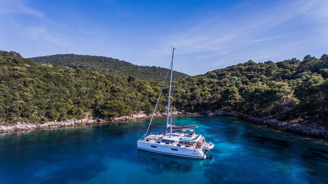 Yachtcharter Saba50 Princess Aphrodite (crewed)