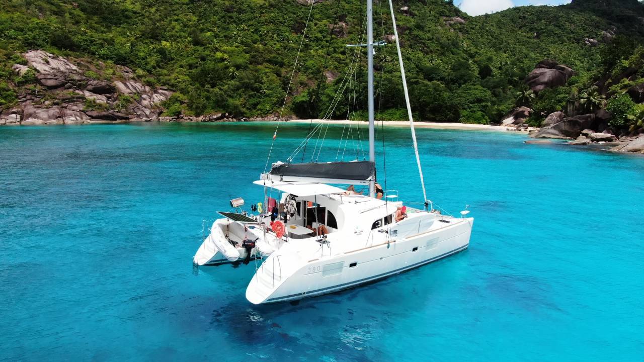 Yachtcharter Lagoon380 Papanga