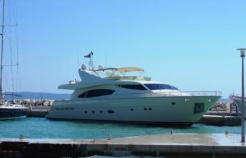 Ferretti-Yachts-880-4-cab-hauptansicht-1 Top Bild